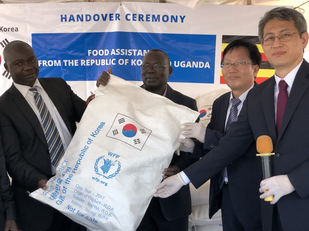 Republic of Korea Provides rice and Funds for Refugees and Ugandans Threatened by Locusts